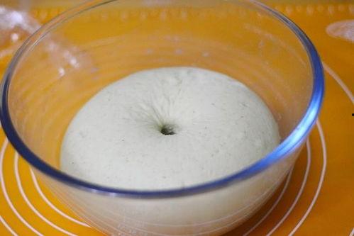 早餐吃馒头加哈密瓜,馒头搭配哈密瓜，美味与健康同行