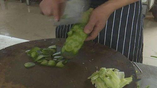 机关食堂吃瓜,共享美味时光