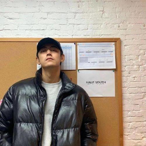 李昊吃瓜头像,揭秘网络红人的趣味瞬间