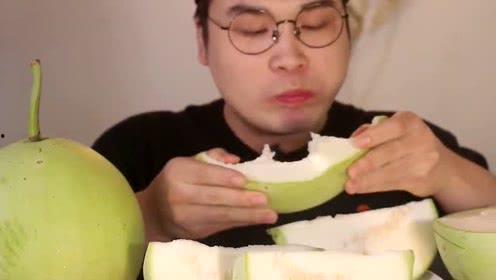 韩国情侣吃瓜,揭秘明星恋爱幕后故事