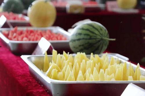 节目吃哈密瓜,哈密瓜盛宴，尽享瓜香四溢的美好时光
